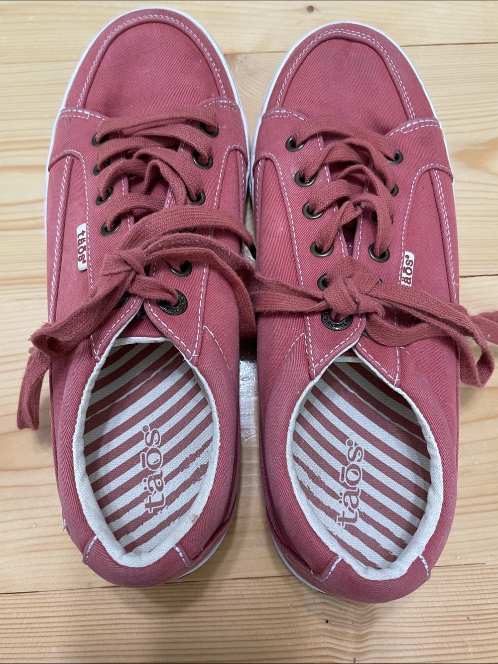 Taos Footwear Moc Star Canvas Sneakers Bruschetta Distressed Red Pink Size 9.5 - Picture 5 of 15